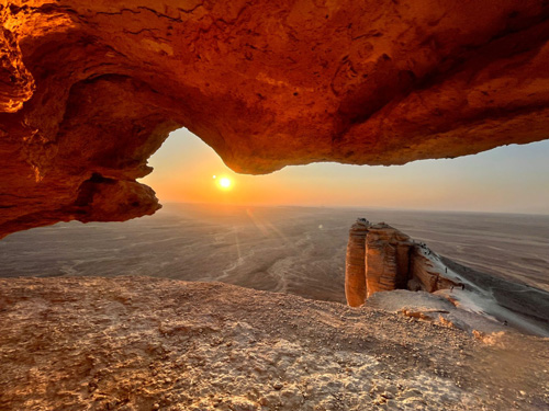 Riyadh Hiking Edge Of The World (1st Saudi Arabia Hiking operator)